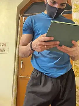 hot hunk boy online show from 03/01/25, 06:54