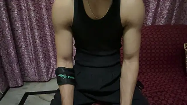 hot hunk boy online show from 03/01/26, 10:06