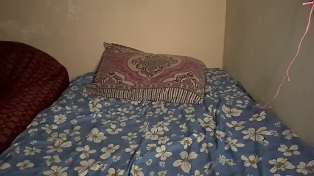 hot hunk boy online show from 03/03/26, 06:47