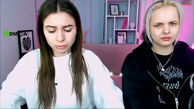 Snapshot of flora_ri chatting on 02/11/25, 10:15 flora ri online show from 02/11/25, 10:15