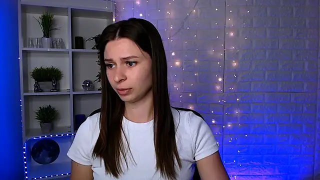 Snapshot of flora_ri chatting on 09/17/25, 09:33 flora ri online show from 09/17/25, 09:33