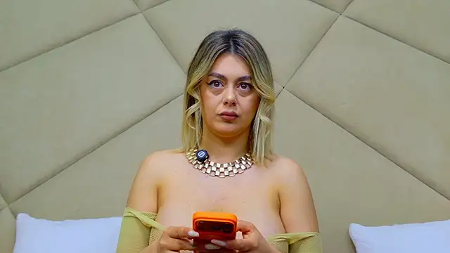 ChloeFrost online show from 05/05/26, 05:04