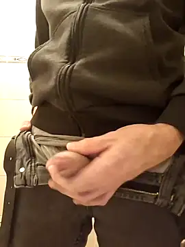 Snapshot of Speedyx0 chatting on 01/22/25, 04:44 Speedyx0 online show from 01/22/25, 04:44