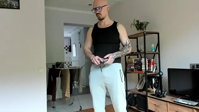 AssHunter4k online show from 05/16/26, 10:36