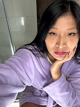 hannah howeell   online show from 11/12/25, 03:12