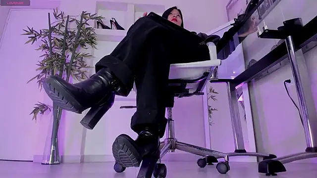 hannah howeell   online show from 03/11/26, 09:37