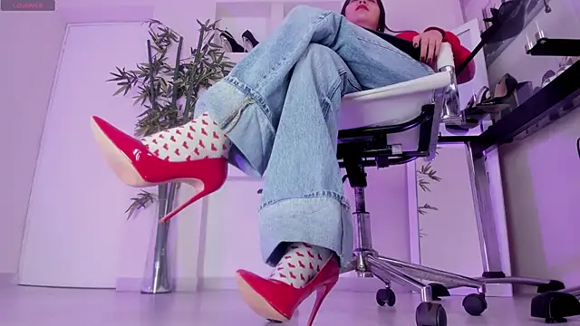 hannah howeell   online show from 04/21/26, 09:59