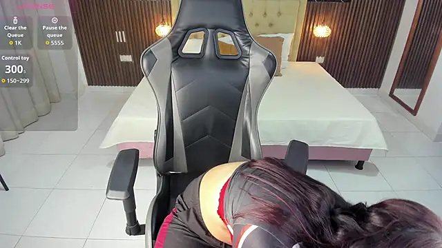 Lolly 18 online show from 03/04/26, 08:15