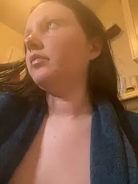 Snapshot of VenusandIppy chatting on 10/29/25, 07:59 VenusandIppy online show from 10/29/25, 07:59