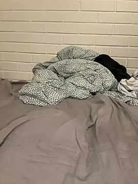 VenusandIppy online show from 11/23/25, 10:42