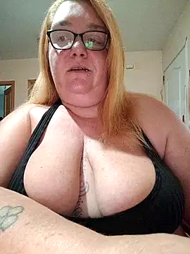 diosacurvy1984 online show from 10/17/25, 08:17