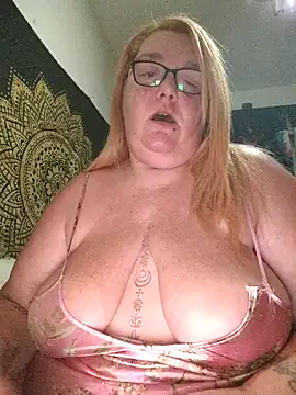 diosacurvy1984 online show from 10/18/25, 09:15