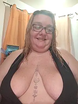 diosacurvy1984 online show from 12/17/25, 08:31