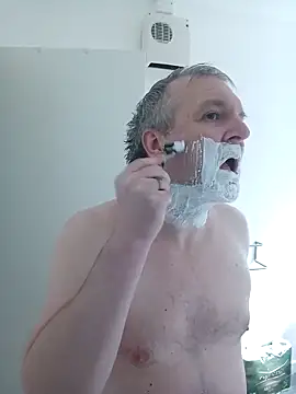 Snapshot of Paolo7619 chatting on 02/28/25, 02:42 Paolo7619 online show from 02/28/25, 02:42