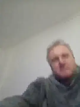 Snapshot of Paolo7619 chatting on 03/05/25, 09:04 Paolo7619 online show from 03/05/25, 09:04