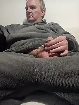 Snapshot of Paolo7619 chatting on 10/08/25, 11:24 Paolo7619 online show from 10/08/25, 11:24