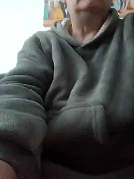 Snapshot of Paolo7619 chatting on 11/02/25, 08:17 Paolo7619 online show from 11/02/25, 08:17