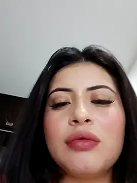 Snapshot of isabella1616 chatting on 02/15/25, 08:44 isabella1616 online show from 02/15/25, 08:44