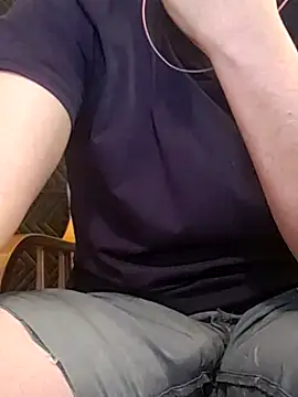 Snapshot of almighty_d chatting on 02/21/25, 04:29 almighty d online show from 02/21/25, 04:29