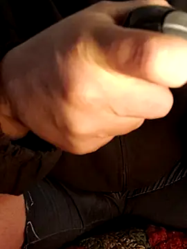 Snapshot of almighty_d chatting on 02/24/25, 09:32 almighty d online show from 02/24/25, 09:32