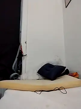 Snapshot of almighty_d chatting on 09/23/25, 04:15 almighty d online show from 09/23/25, 04:15