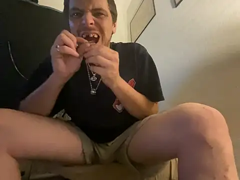 Snapshot of almighty_d chatting on 09/26/25, 04:38 almighty d online show from 09/26/25, 04:38