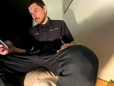 Snapshot of almighty_d chatting on 11/08/25, 06:02 almighty d online show from 11/08/25, 06:02