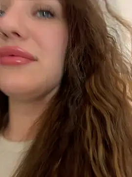 KiraBarlows online show from 06/04/26, 06:52