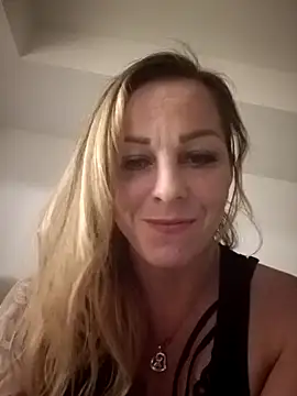 KittzyKat online show from 01/18/25, 02:58