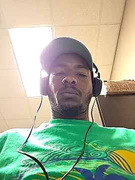 Perritoartemiza online show from 04/15/26, 03:19