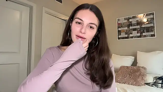 graciesmith27 online show from 04/17/26, 08:23