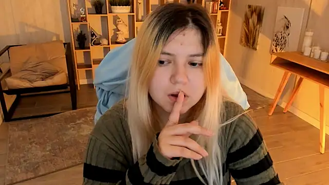 DiaAngell online show from 10/26/25, 12:16