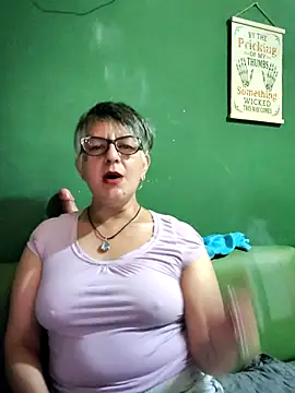 ilonna2025 online show from 10/25/25, 11:32