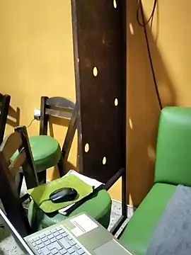 ilonna2025 online show from 12/21/25, 11:23