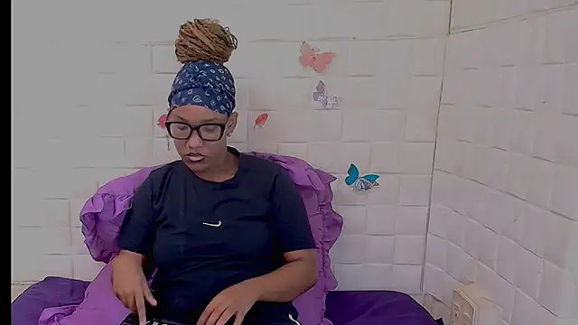 EroticSexyPrada online show from 02/15/26, 06:15