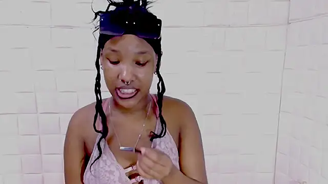 EroticSexyPrada online show from 04/21/26, 05:17