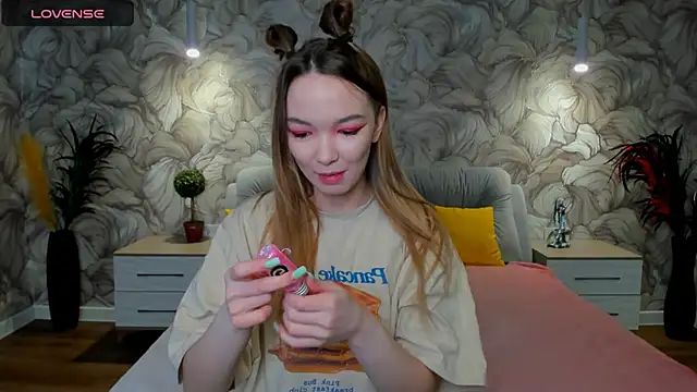 SusannJohnson online show from 03/17/25, 03:03