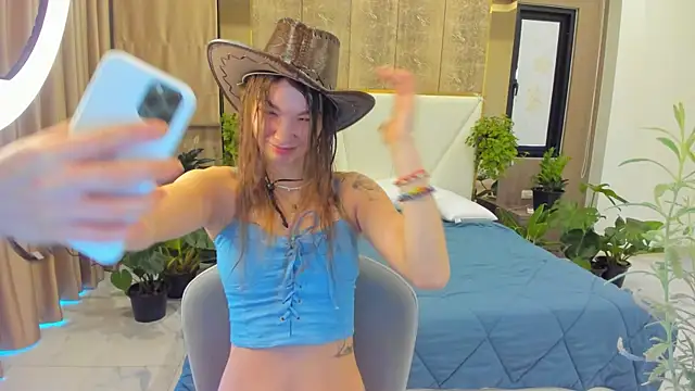 SusannJohnson online show from 12/15/25, 12:26