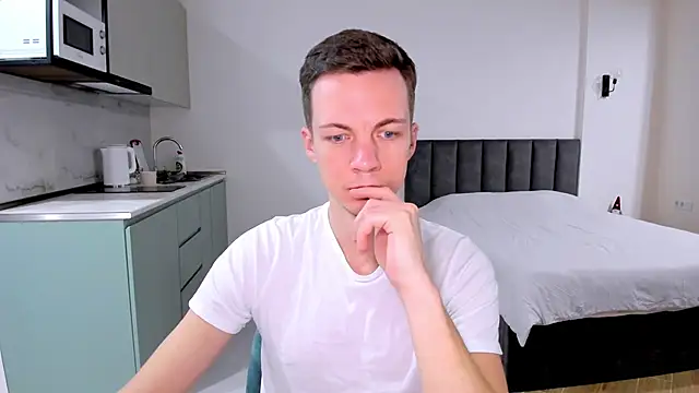 max shy online show from 01/23/25, 01:24