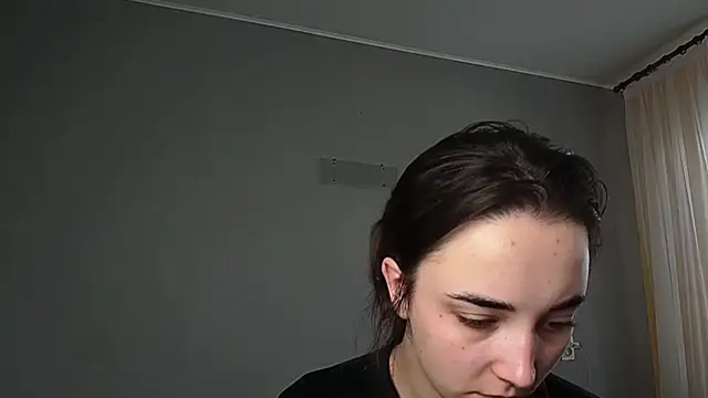 Eva Gloryy online show from 04/15/26, 09:27