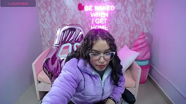 kassandra ch  online show from 02/02/25, 12:02