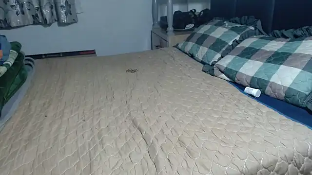 bubblendz1988 online show from 10/28/25, 04:42