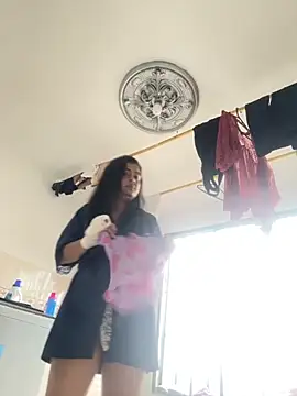 Lili  taylor online show from 09/25/25, 12:20