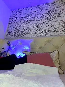 Lili  taylor online show from 10/16/25, 12:44