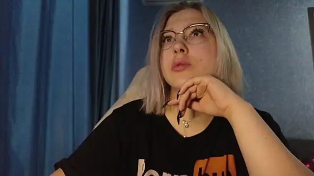 HotBrandyX online show from 11/08/25, 04:45