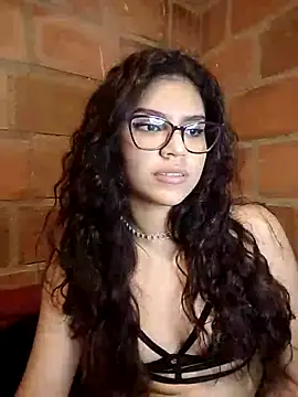 Snapshot of enid_greins chatting on 02/19/25, 02:01 enid greins online show from 02/19/25, 02:01