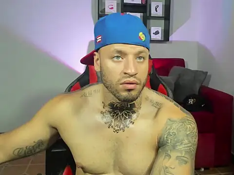 Snapshot of dereckgreen chatting on 03/16/25, 12:34 dereckgreen online show from 03/16/25, 12:34