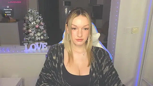 MargaretSweet1 online show from 12/17/25, 12:27