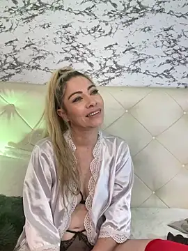 viktoria davis  online show from 02/11/25, 12:49