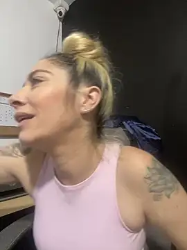 viktoria davis  online show from 03/21/25, 12:40